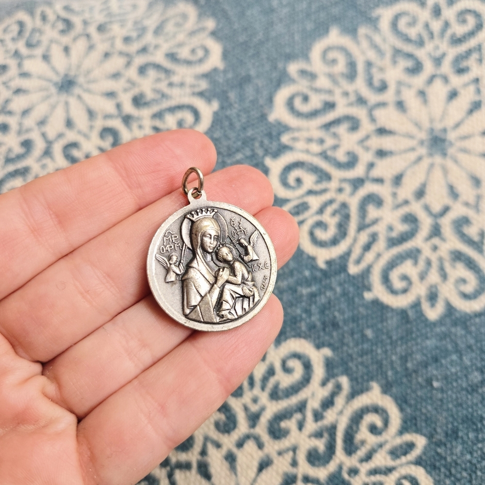 Vintage Italian Silver Virgin Mary Baby Jesus Pope John Neumann Pendant - Picture 3 of 3